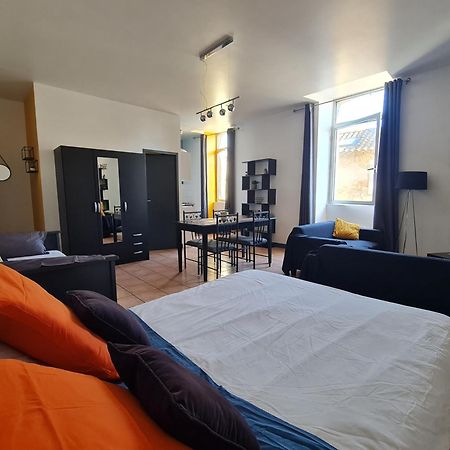 Le Prieure - Studios Jusqu'A 4 Personnes Villeneuve-lès-Béziers Buitenkant foto
