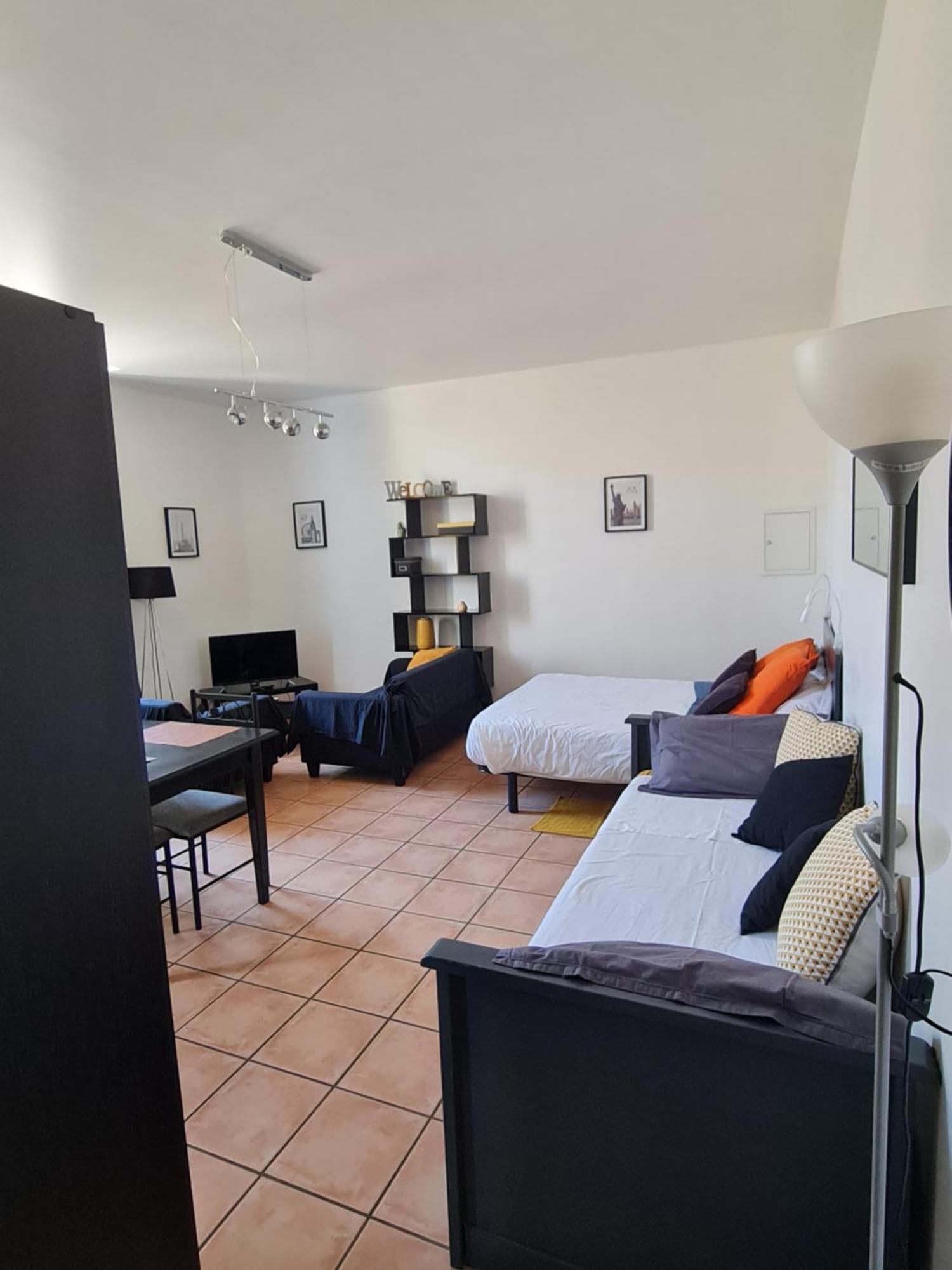 Le Prieure - Studios Jusqu'A 4 Personnes Villeneuve-lès-Béziers Buitenkant foto