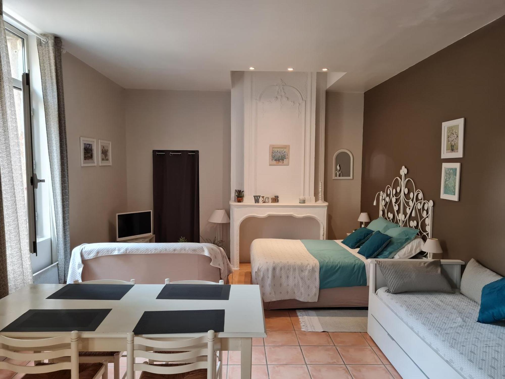 Le Prieure - Studios Jusqu'A 4 Personnes Villeneuve-lès-Béziers Buitenkant foto