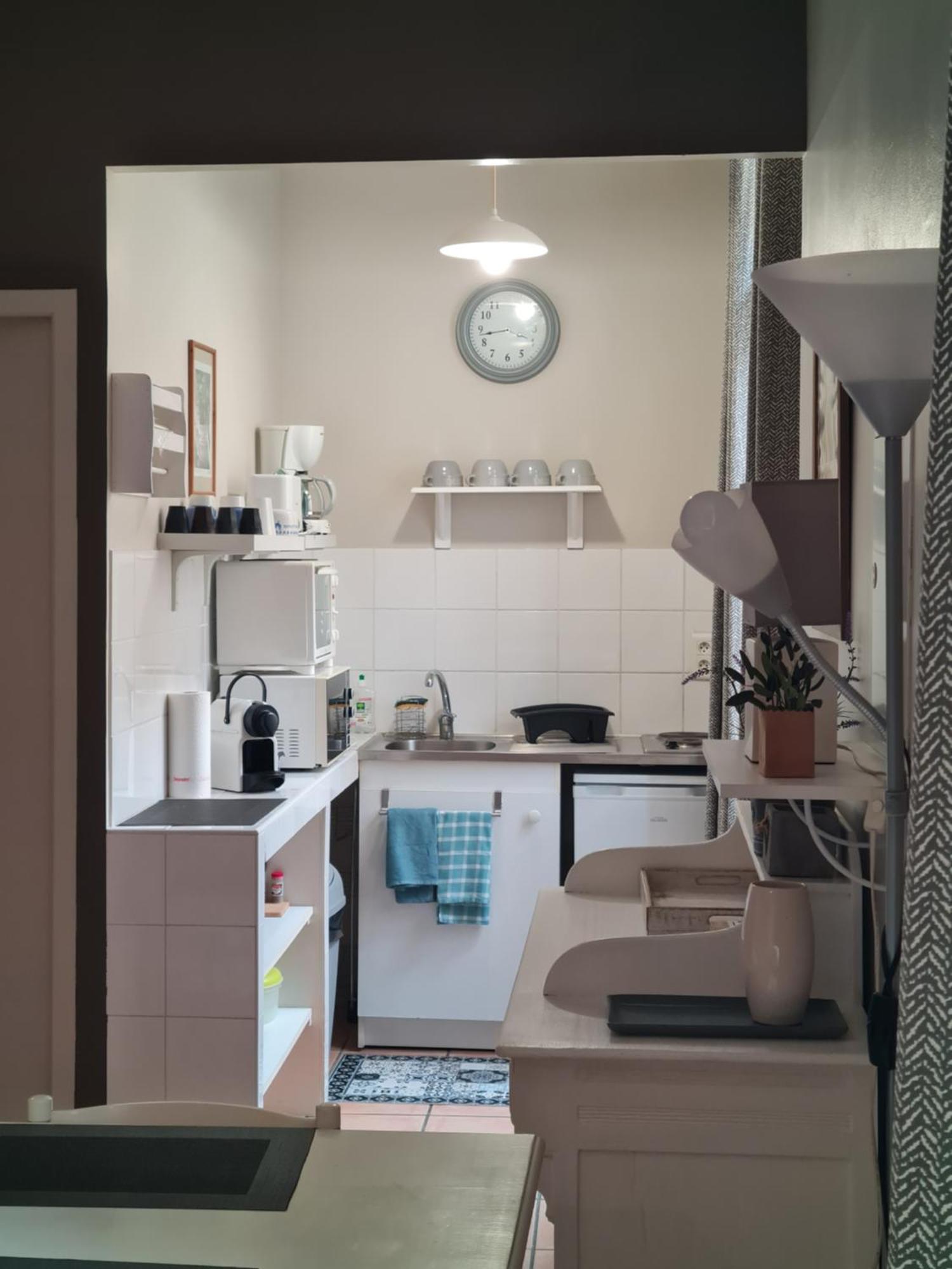 Le Prieure - Studios Jusqu'A 4 Personnes Villeneuve-lès-Béziers Buitenkant foto