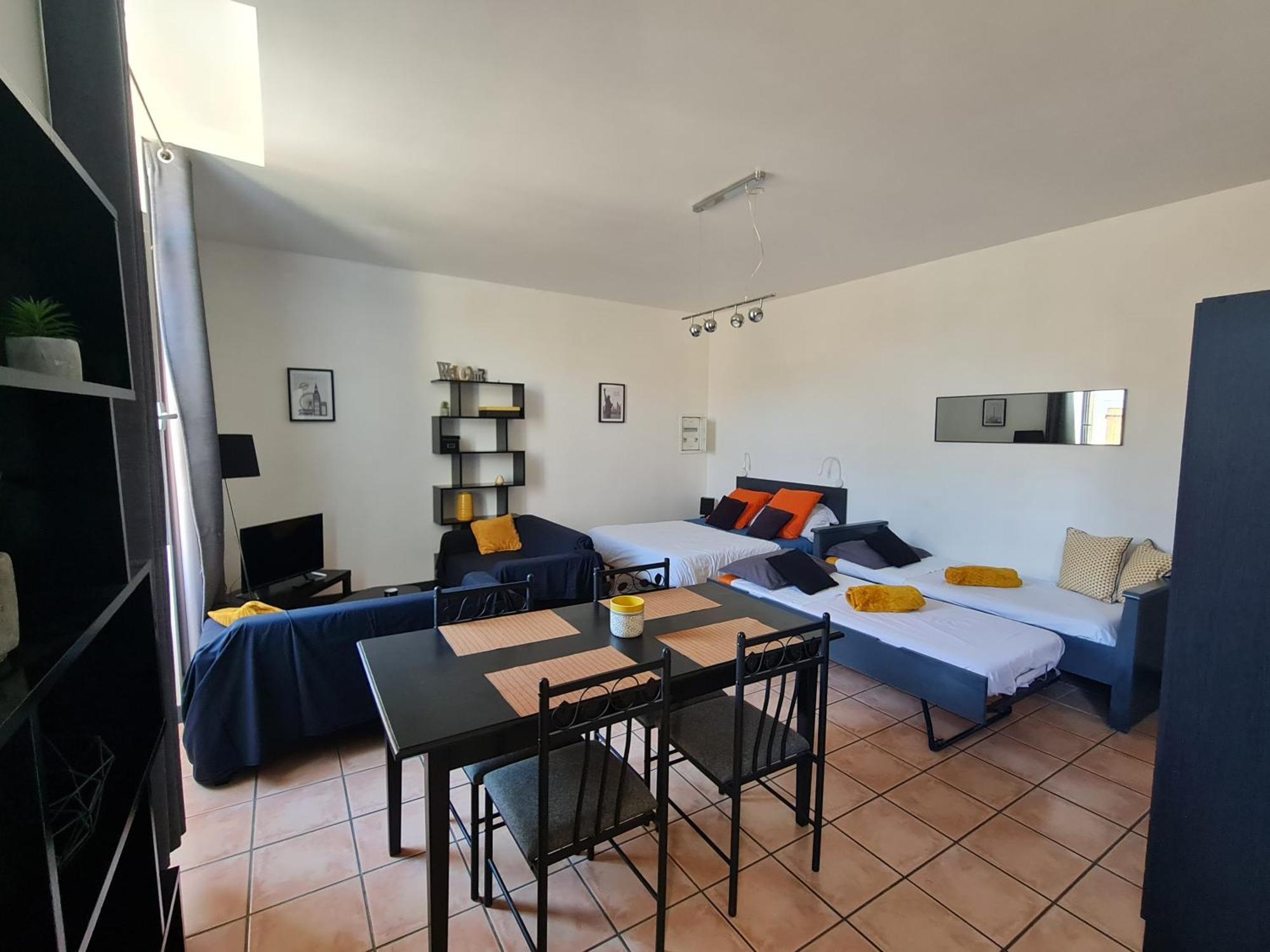 Le Prieure - Studios Jusqu'A 4 Personnes Villeneuve-lès-Béziers Buitenkant foto