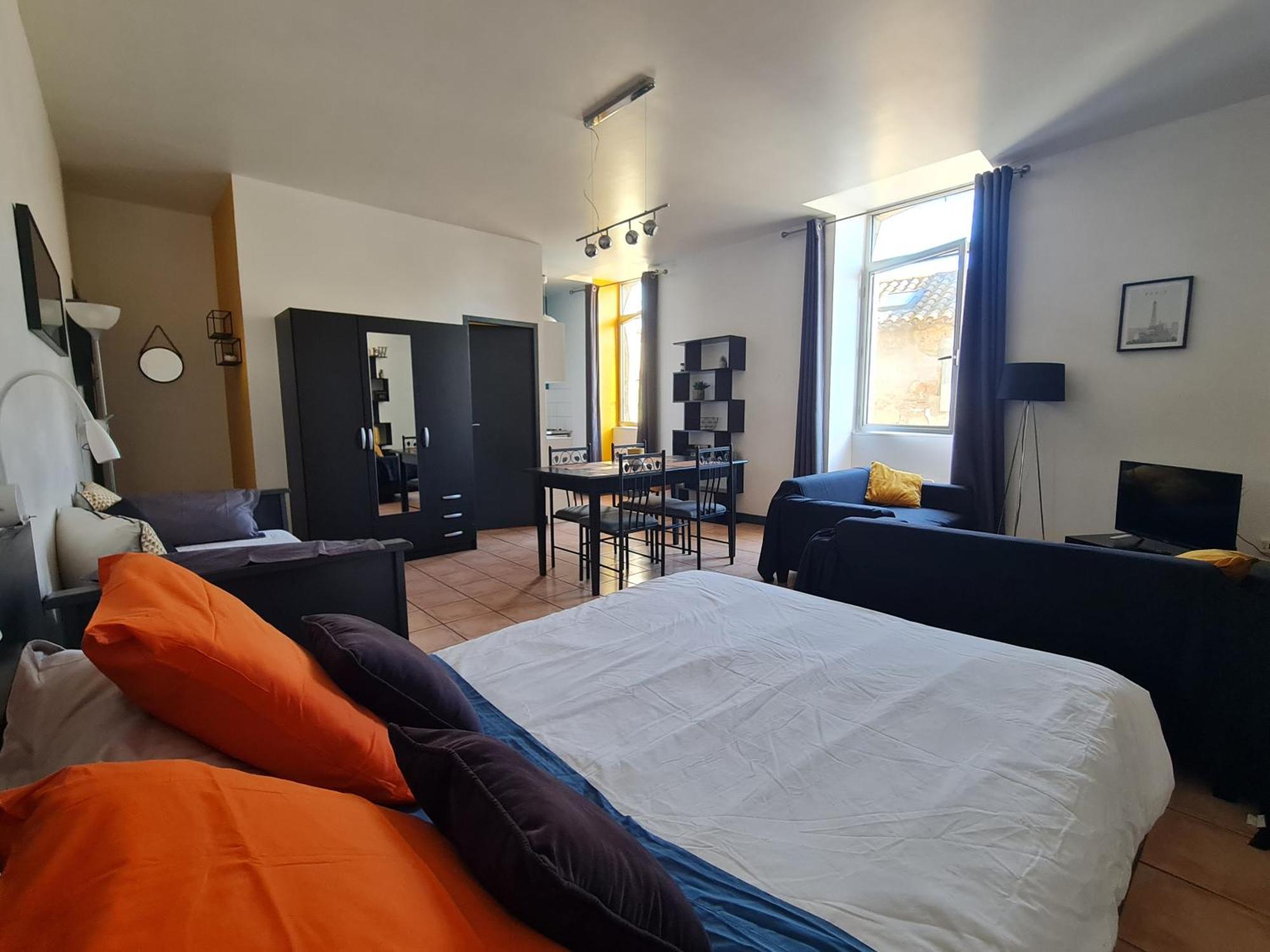 Le Prieure - Studios Jusqu'A 4 Personnes Villeneuve-lès-Béziers Buitenkant foto